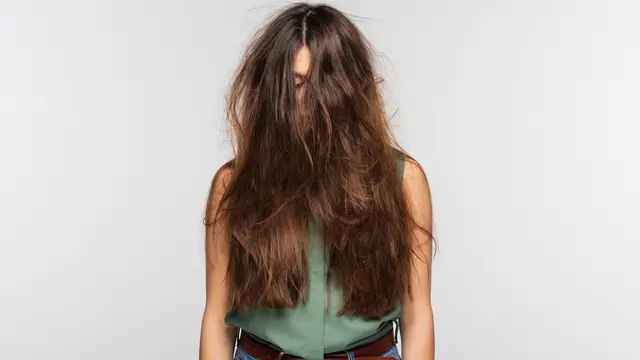 10 Sinyal Rambut Rusak yang Pantang Diabaikan, Kenali Sebelum Terlambat
