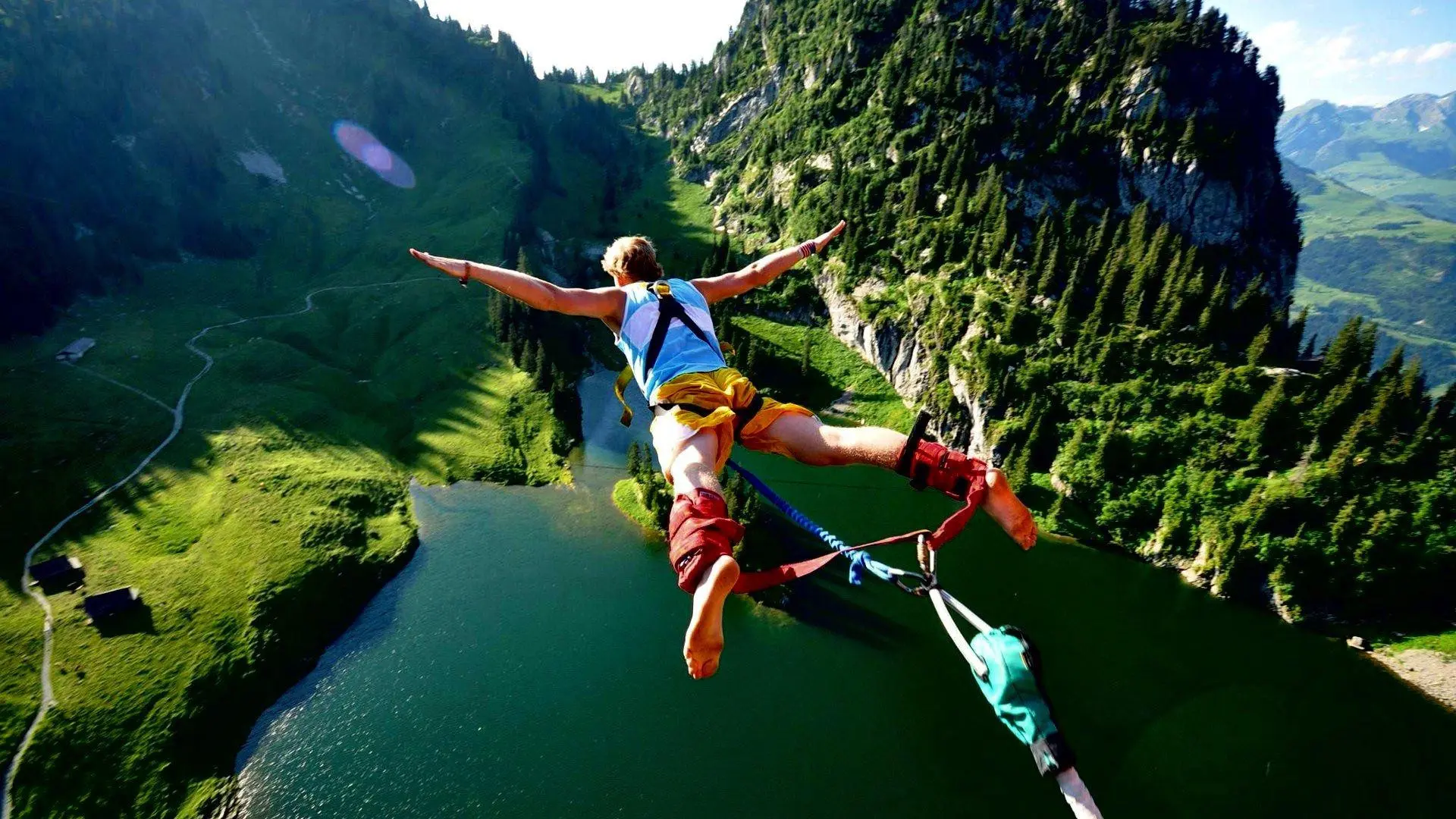 Selain soal tempat untuk bungee jumping, dalam Bintang 5 kali ini juga ada informasi soal hewan termalas dan bangunan misterius. (Ilustrasi Bungee Jumping: uttarakhandincredible.com) 