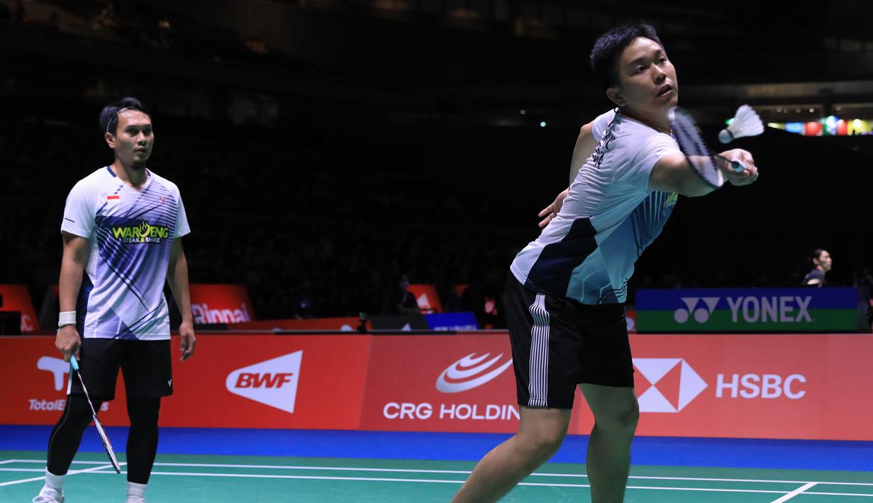 Unggulan ketiga, Mohammad Ahsan/Hendra Setiawan juga lolos ke babak 16 besar setelah sebelumnya juga mendapat bye di babak 64 besar. Di babak 32 besar, Rabu (24/8/2022) The Daddies sukses membungkam pasangan asal Prancis, Lucas Corvee/Ronan Labar dengan dua game langsung 21-15, 21-16 dalam waktu 29 menit. (PBSI)