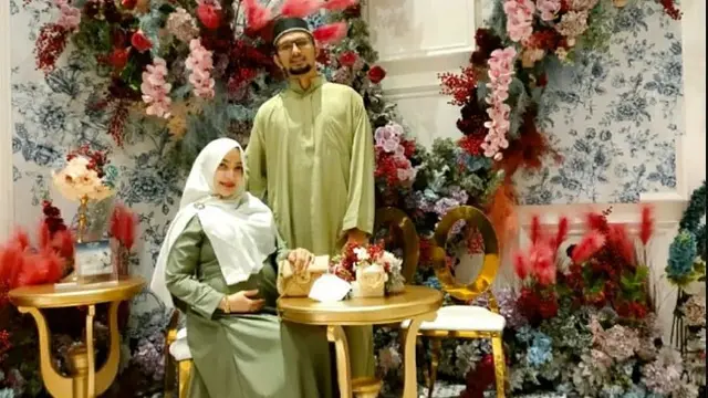 6 Potret Roro Fitria Pamer Baby Bump, Curi Perhatian