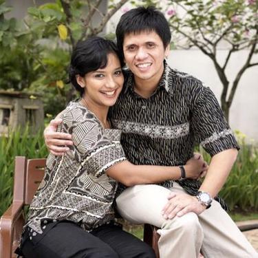 19 Tahun Menikah Shahnaz Haque Cintai Pasangan Cukup Seujung Kuku News Entertainment Fimela Com