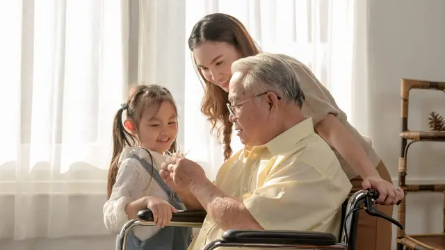 Lindungi Lansia dari Tripledemic. Dok. GSK