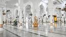 Masjid ini menjadi pusat kegiatan keagamaan dan saksi kejayaan Kerajaan Aceh. Masjid Raya Baiturrahman dibangun oleh Sultan Iskandar Muda, raja Aceh periode 1607-1636, pada 1612 M.  (AFP/CHAIDEER MAHYUDDIN)