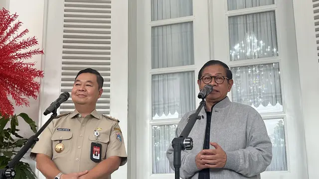 Gubernur DKI Jakarta terpilih Pramono Anung mengunjungi Balai Kota DKI Jakarta pada Selasa (4/2/2025).