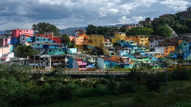 Kawasan Kumuh di Kolombia yang Disulap Jadi Mural Raksasa