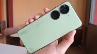 Review Asus Zenfone 10. (Liputan6.com/M. Labib Fairuz Ibad)