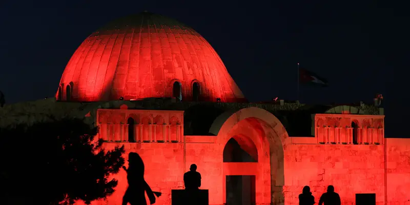 Peringati Hari Inklusi, 170 Landmark Dunia Berhias Warna Merah
