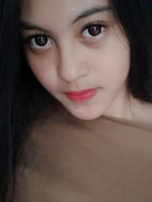 Didalam video tersebut menggambarkan adu mulut dengan Polwan, dan mengaku anak dari Arman Depari. (viainstagram@sonyadepari/Bintang.com)