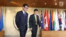 Sekjen ASEAN, Lim Jock Hoi (kanan) menerima kunjungan Menteri Luar Negeri Jepang, Taro Kono di Gedung Sekretariat ASEAN, Jakarta, Selasa (26/6). Pertemuan keduanya menandai hubungan Jepang dan ASEAN yang ke-45. (Liputan6.com/Angga Yuniar)
