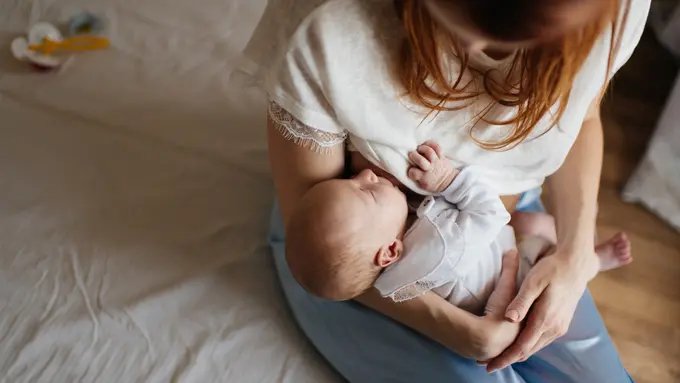 Bolehkah Mencampur ASI dengan Susu Formula? (Lumen Photos/shutterstock)