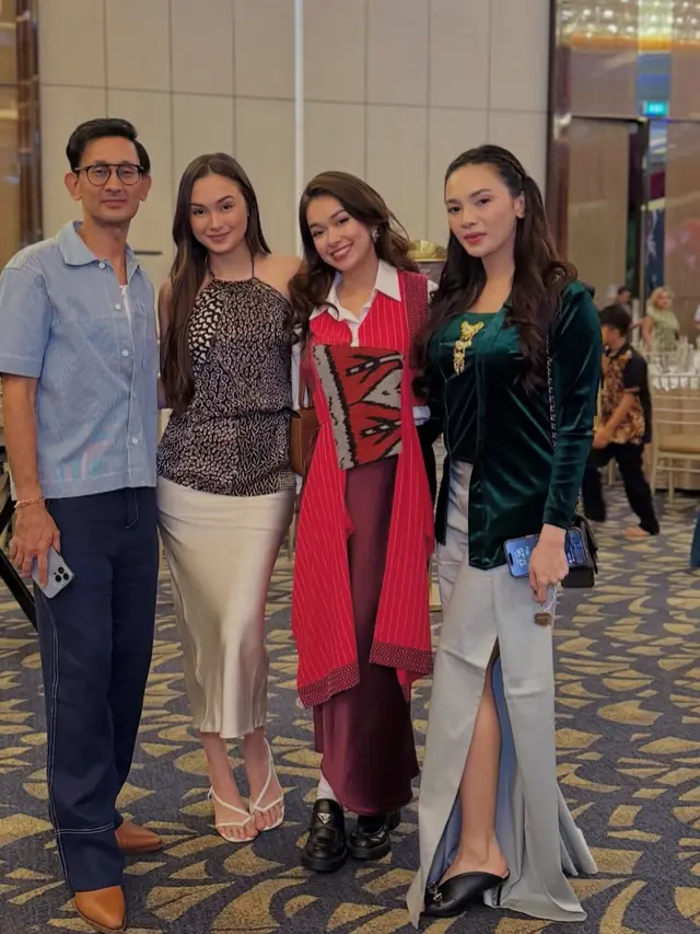 Publik Figure Kenakan Wastra Nusantara saat Hadir Ulang Tahun Mewah Ria Ricis dan Moana.