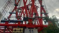 Menteri Perhubungan Budi Karya Sumadi mengecek langsung pembangunan jembatan rel kereta api layang (elevated) di Surakarta, Jawa Tengah. Jembatan di Simpang Joglo itu ditarget rampung tahun depan dan bisa digunakan Juni 2024.