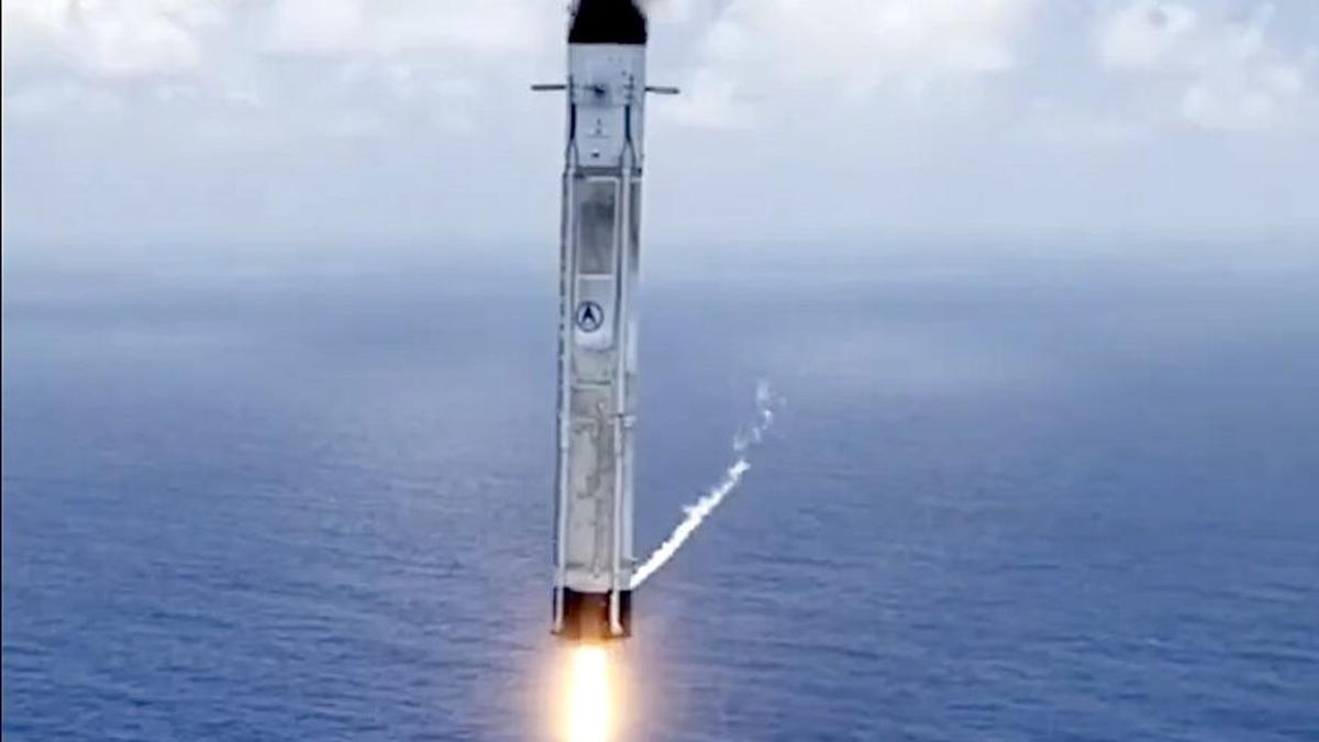 China Sukses Daratkan Roket Reusable Pakai Jaring Raksasa di Laut