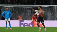 Selebrasi pemain PSV, Couhaib Driouech setelah mencetak gol ke gawang Napoli. (AP Photo/Patrick Post)