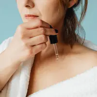 Jangan mengabaikan tahap skincare merawat kulit leher. Dok/Pexels.com/www.kaboompics.com].