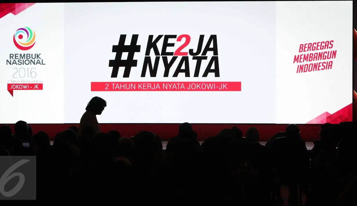 Suasana acara Rembuk Nasional 2016 "Bergegas Membangun Indonesia" di Jakarta, Senin (24/10). Rembuk Nasional ini digelar bertepatan dengan dua tahun pemerintahan Jokowi-JK, yang dilantik pada 20 Oktober 2014 lalu. (Liputan6.com/Faizal Fanani)