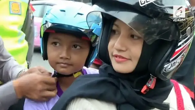 VIDEO: Razia Unik, Hafal Pancasila Dapat Helm Gratis