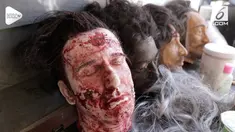 Sarwo Edy alias Bang Kocom telah belasan tahun bergelut di dunia patung prostetik. Keahliannya membuat berbagai boneka pengganti stuntman membuatnya mengunjungi sejumlah negara.