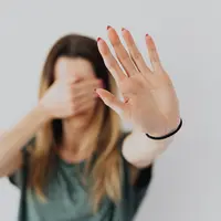 Komnas Perempuan sesalkan kasus kekerasan seksual di Gundar yang berakhir damai. (Pexels/karolina grabowska).
