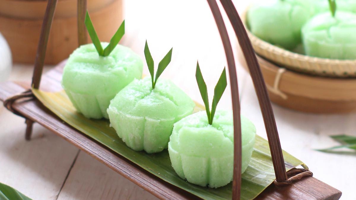 8 Resep Kue Apem Empuk yang Cocok untuk Teman Minum Teh