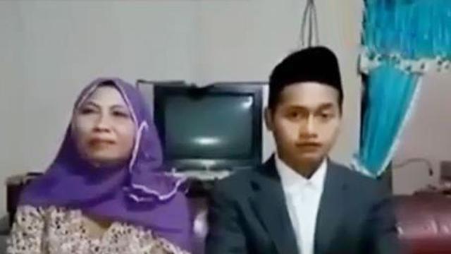 Tak Pandang Usia, Ini 5 Kisah Cinta Pemuda yang Nikahi Nenek-Nenek