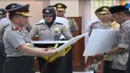 Selain kenaikan pangkat luar biasa, 6 anggota polisi yang gugur di Mako Brimob juga menerima bantuan perumahan.