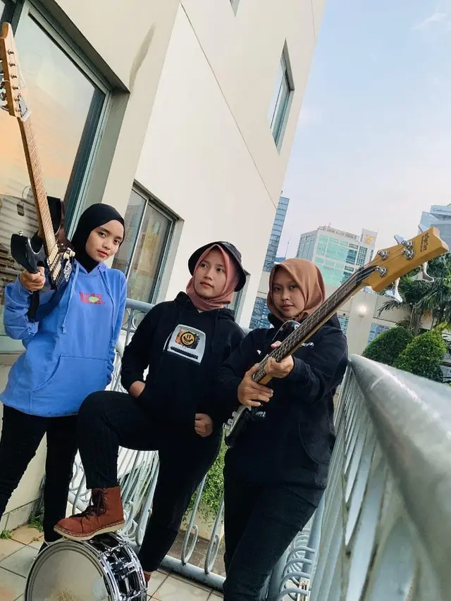 7 Potret Voice of Baceprot, Grup Metal Hijaber Asal Garut yang Akan Tur 4 Negara Eropa