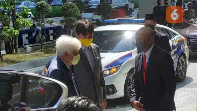 Chairman ALTY Orthopaedic Hospital, Assoc Prof (C) Dr G Ruslan Nazarudin Simanjuntak Menyambut Kedatangan  Yang di-Pertuan Besar Negeri Sembilan, DYMM Tuanku Muhriz Ibni Alhamarhum Tuanku Munawir.