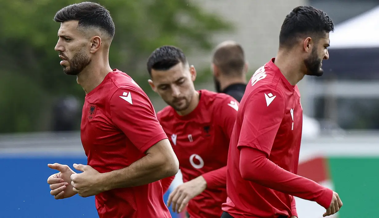 Albania akan menghadapi Spanyol pada pertandingan lanjutan Grup B Piala Eropa 2024 di Dusseldorf Arena, pada Selasa (25/6) dini hari. (KENZO TRIBOUILLARD / AFP)