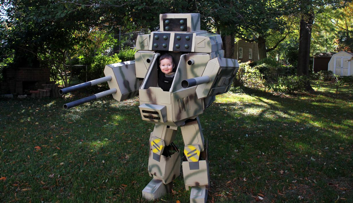 MechWarrior Halloween siap mencari hantu yang akan dibasmi pada pesta halloween (Imgur.com)