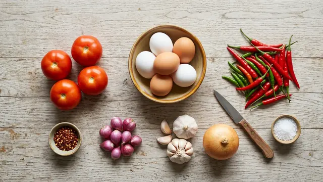 Resep Telur Ceplok Kuah Tomat Pedas (AI Generated)