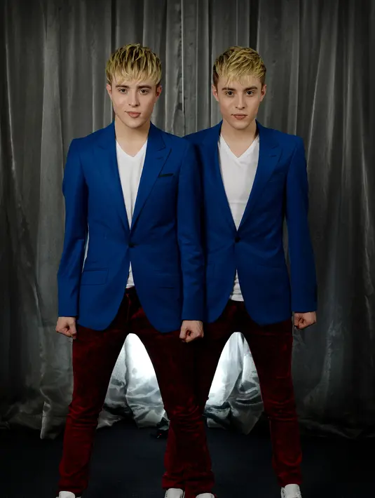 Kembar asal Irlandia, John dan Edward Grimes adalah penggemar berat K-Pop. Mereka telah cukup beruntung untuk bertemu dengan grup boy band Korea terkenal seperti Big Band dan EXO. (Bintang/EPA)