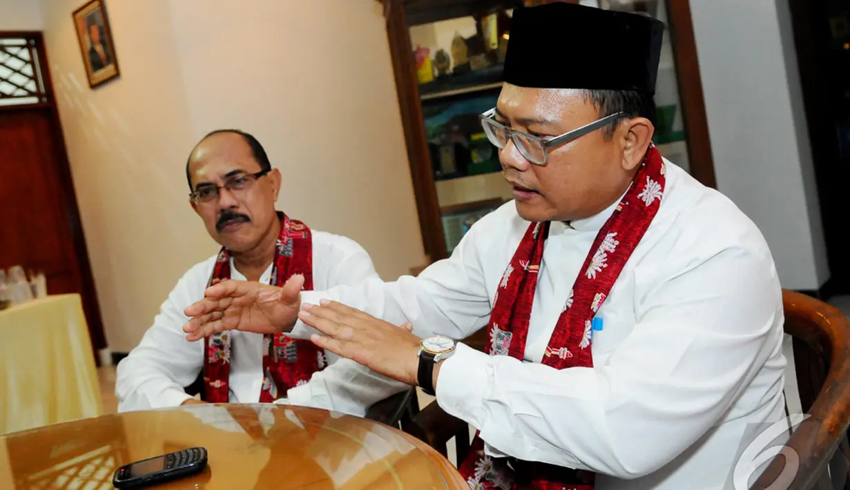 Ahmand Gozali, selaku kepala bidang pemberdayaan Masyarakat Dinas Pariwisata dan Kebudayaan DKI Jakarta (kanan) dan Yusuf Sugitu,Kurator MPU (kiri), Jakarta, Jum'at (10/10/2014) (Liputan6.com/Andrian M Tunay)