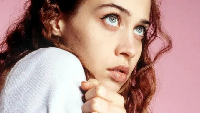 [Bintang] 5 Hal Ini Suka Bikin Cewek Was-was, Cowok Nggak Paham!