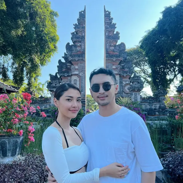 4 Tahun Nikah Belum Punya Anak, Ini 6 Potret Terbaru Gerald Yohanes dan Mezty Mez
