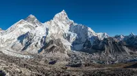 Dinyatakan Tewas di Gunung Everest, Pendaki Australia Ditemukan Hidup dengan Baju Seadanya