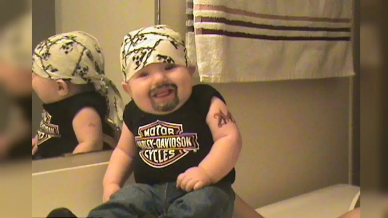 Iseng, Ayah Dandani Bayi Mirip Harley Davidson hingga Santa Claus
