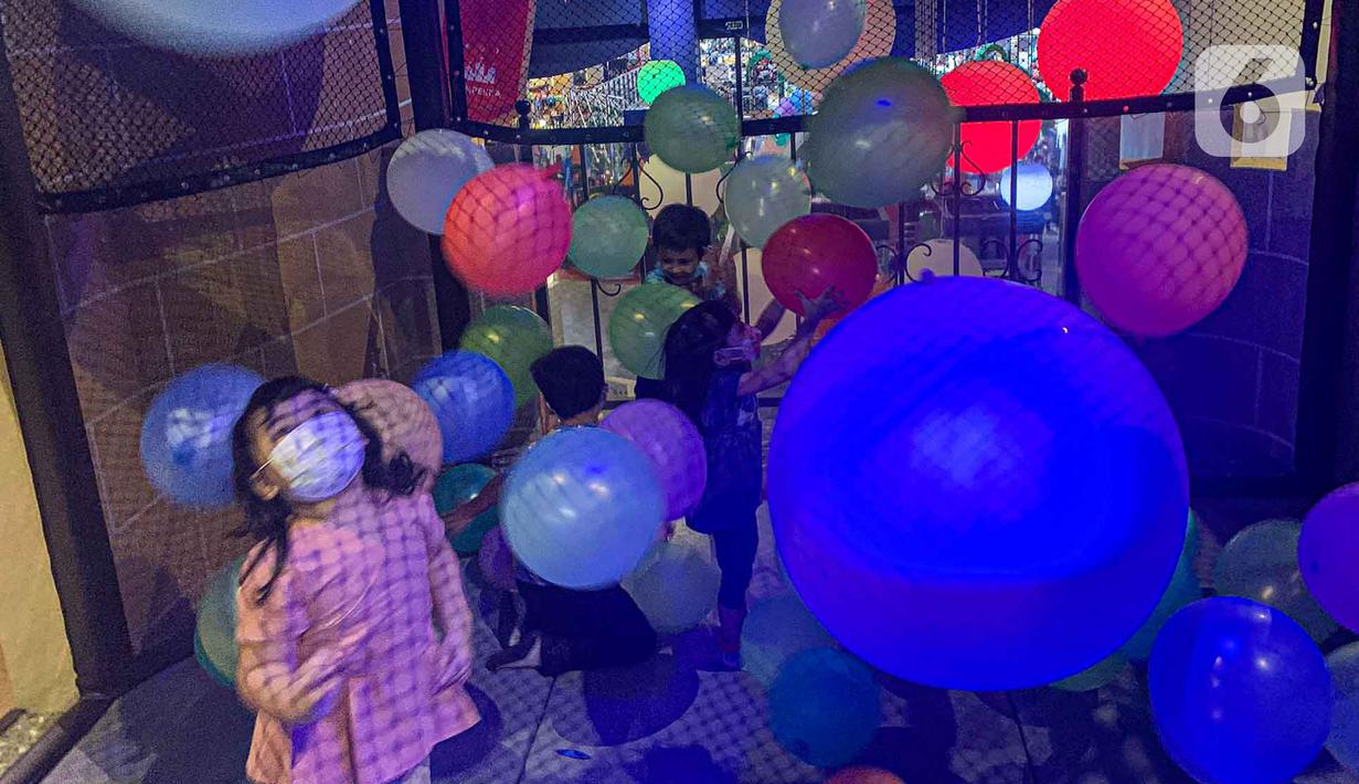<p>Hari ketiga Lebaran, wahana permainan anak di mal diserbu karena menjadi alternatif bagi anak menghabiskan waktu yang tidak hanya bisa bermain namun juga sekaligus belajar dengan cara menyenangkan</p>
