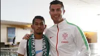JUMPA - Impian Martunis untuk kembali berjumpa dengan ayah angkatnya, Cristiano Ronaldo, akhirnya tercapai. (Mundo Deportivo)