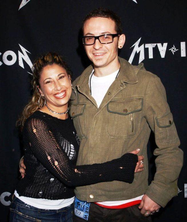 Mantan Istri Tulis Pesan Mengharukan untuk Chester ...
