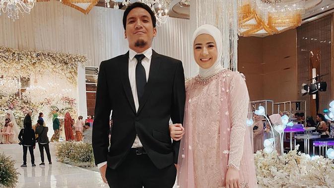 6 Potret Isi Lemari Desta Dan Natasha Rizky Ada Kaus Semasa Pacaran Hot Liputan6 Com