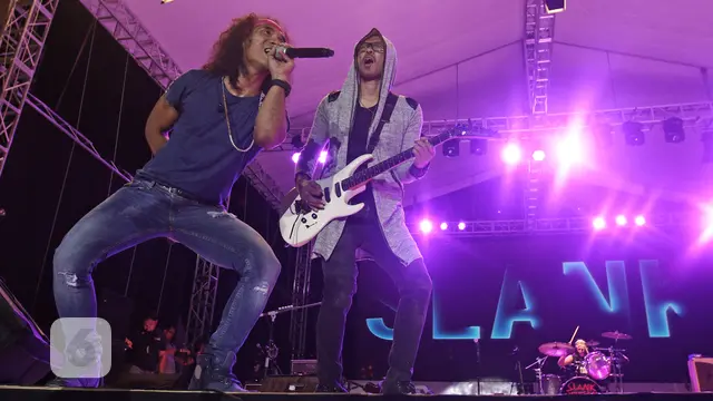 Konser perayaan hari ulang tahun ke-34 Slank di Jakarta, Selasa (26/12/2017).