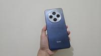 Penampakan smartphone Redmi 14C Starry Blue (Liputan6.com/ Agustin Setyo Wardani)