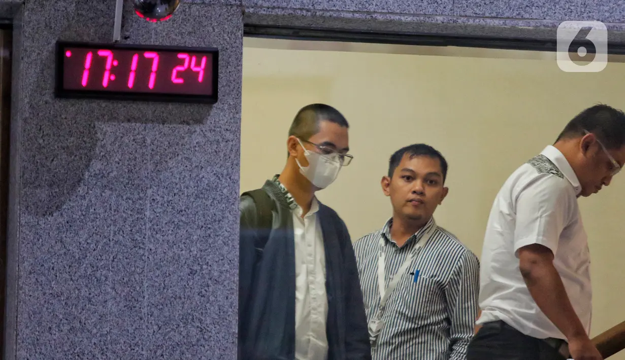 Dadan diperiksa terkait kasus dugaan jual beli perkara di Mahkamah Agung. (Liputan6.com/Angga Yuniar)