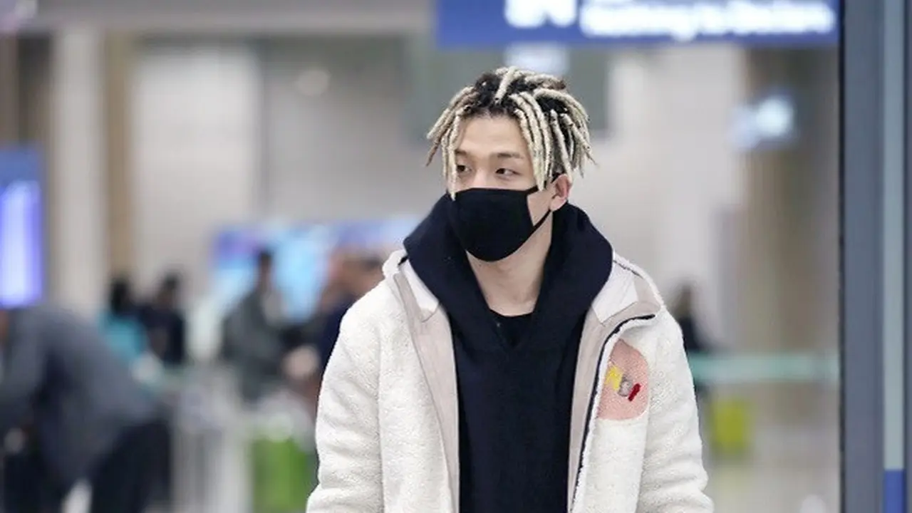 Intip Gaya Airport Fashion Taeyang Big Bang yang Keren