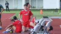 Sebanyak 15 pemain Skuad Garuda telah bergabung dan menjalani sesi latihan yang digelar di Lapangan Stadion Madya, Senayan, Jakarta, Selasa (24/3/2026) sore. Tampak dalam foto, pemain Timnas Indonesia, Ole Romeny saat mengikuti sesi latihan perdana di Lapangan Stadion Madya, Kompleks Gelora Bung Karno, Senayan, Jakarta, Selasa (24/3/2026). (Bola.com/M Iqbal Ichsan)