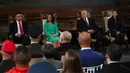 Delcy Rodriguez mengucapkan sumpah jabatan dihadapan Presiden Majelis Nasional Jorge Rodriguez dan anak Maduro, Nicolas Maduro Guerra. Tampak dalam foto, Presiden sementara Venezuela Delcy Rodriguez (kedua dari kiri), Ketua Majelis Nasional Jorge Rodriguez (kedua dari kanan), Wakil Ketua Pertama Majelis Nasional Pedro Infante (kiri) dan Wakil Ketua Kedua Grecia Colmenares menghadiri sidang Majelis Nasional di Caracas pada 5 Januari 2026. (Federico PARRA/AFP)