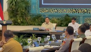 Presiden Prabowo Subianto memberikan pengarahan kepala daerah se-Papua di Istana Negara Jakarta, Selasa (16/12/2025). (Foto: Liputan6.com/Lizsa Egeham).