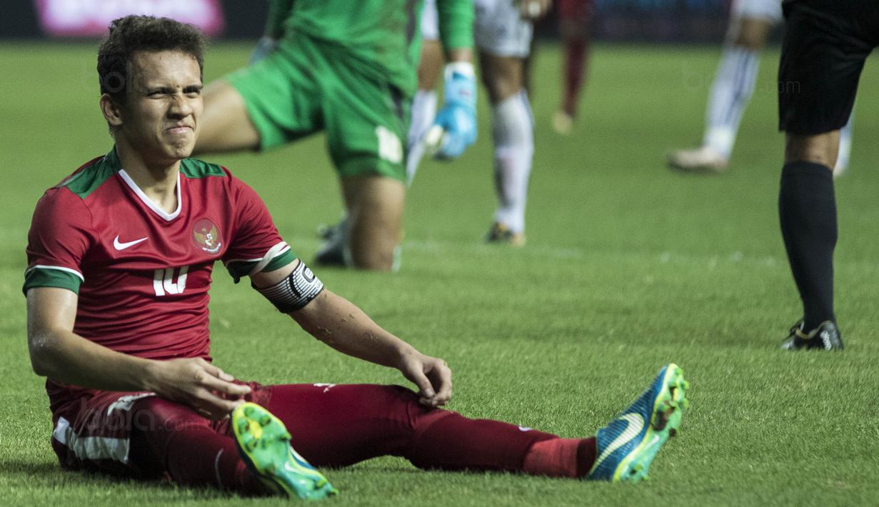 Gelandang Timnas Indonesia U-19, Egy Maulana Vikri, usai membobol gawang Kamboja U-19 pada laga persahabatan di Stadion Patriot, Bekasi, Rabu (4/10/2017). Indonesia menang 2-0 atas Kamboja. (Bola.com/Vitalis Yogi Trisna)