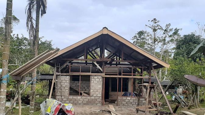 Kementerian PUPR bedah rumah 100 unit rumah tidak layak huni di Kabupaten Manokwari Selatan, Papua Barat. (Foto: Kementerian PUPR)